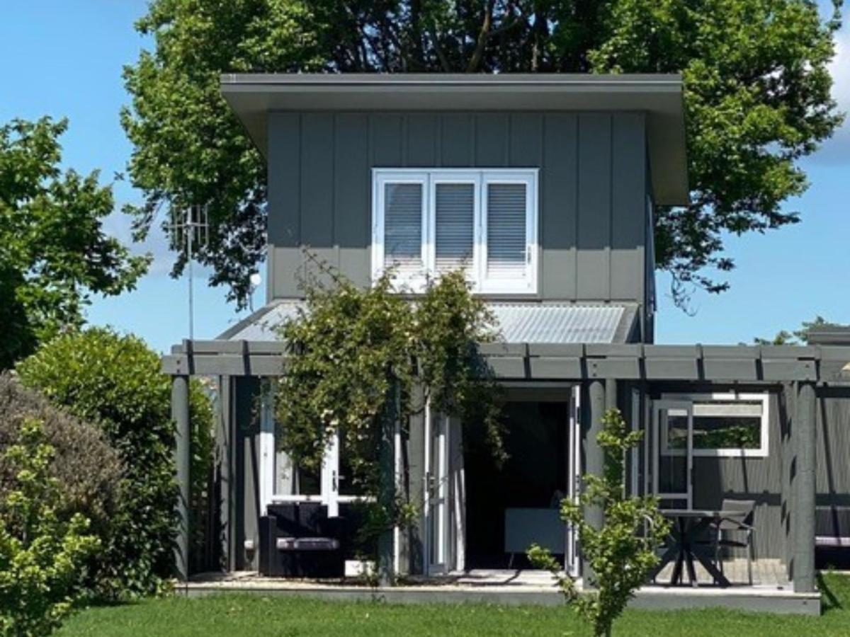 Amuri Villas Clive Exterior photo